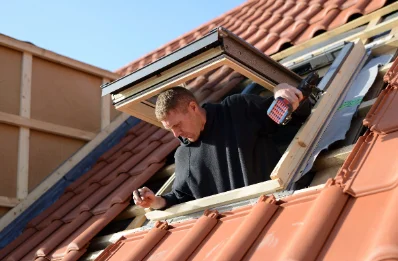 Pose de fenêtres de toit Velux à Fêche-l'Église